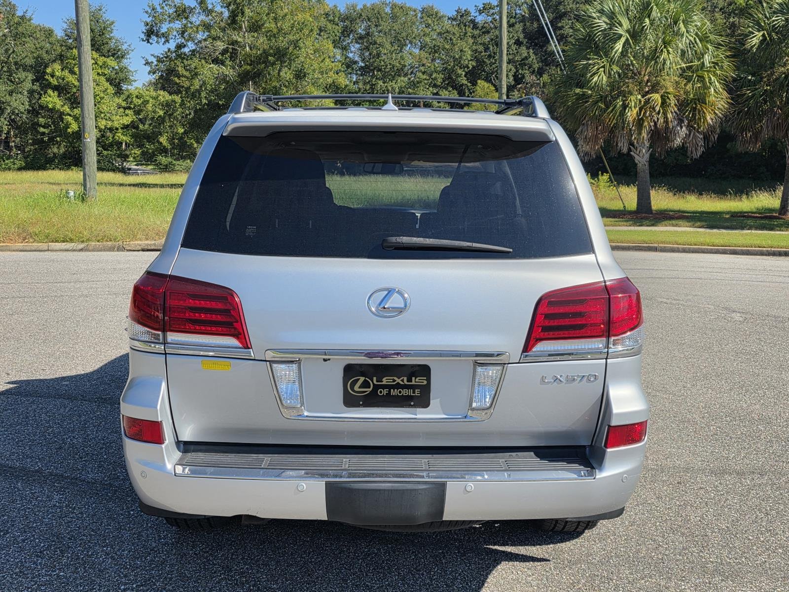 Used 2015 Silver Lexus 570 image 3