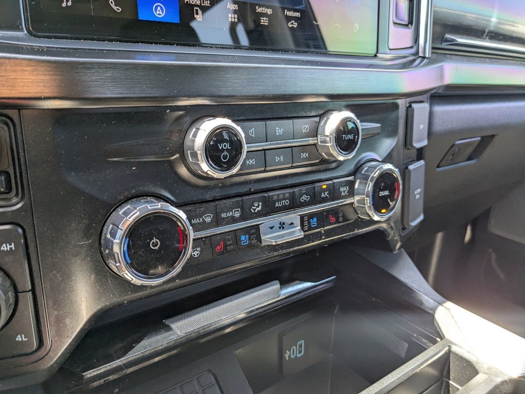 Used 2023  Ford LARIAT image 19