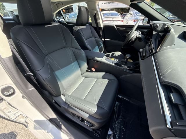 Certified Used 2025 White Lexus 350 Ultra Luxury image 26