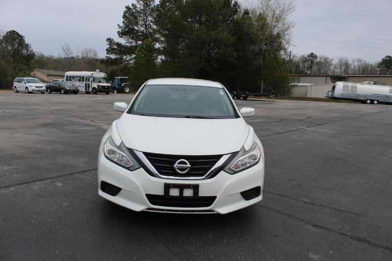 Used 2018 Nissan Altima S with VIN 1N4AL3AP4JC218800 for sale in Hamilton, AL