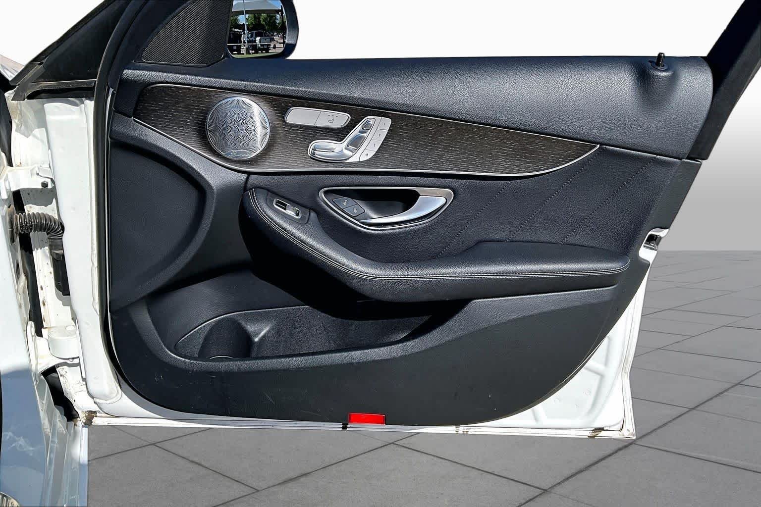 Used 2020 Polar White Mercedes-Benz C 300 image 26