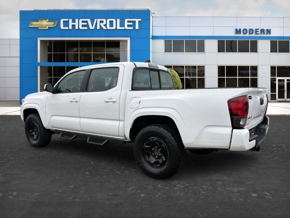 Used 2018 Super White Toyota SR image 3