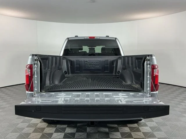 Used 2024  Ford XLT image 7