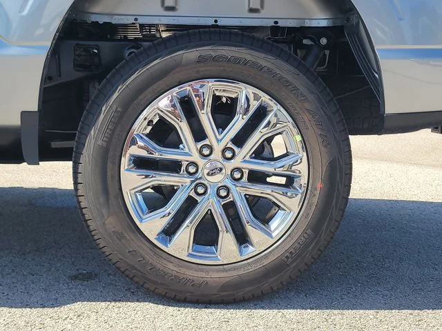New 2026 Silver Metallic Ford XLT image 8