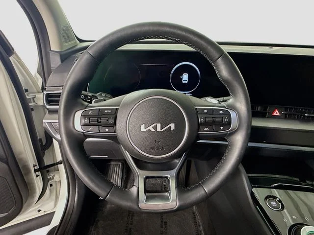 Used 2025 White Kia SX-Prestige image 11