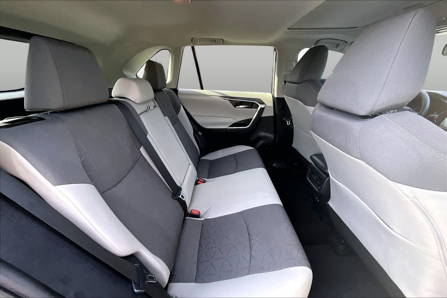 Used 2021 Silver Sky Metallic Toyota XLE image 20
