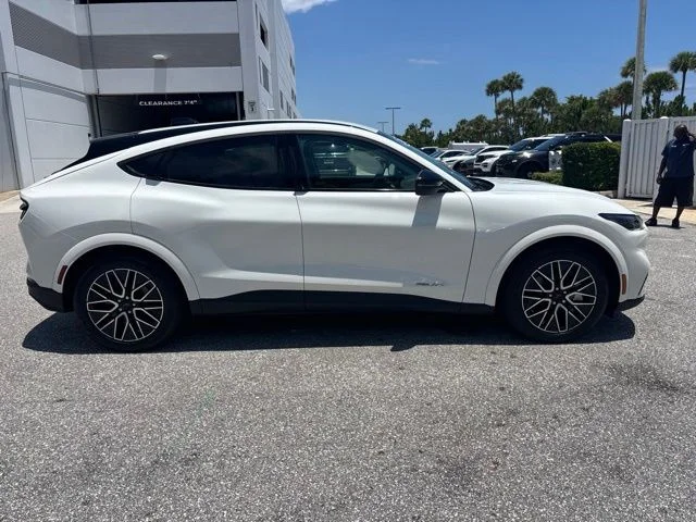 Used 2026 White Metallic Ford Premium image 27
