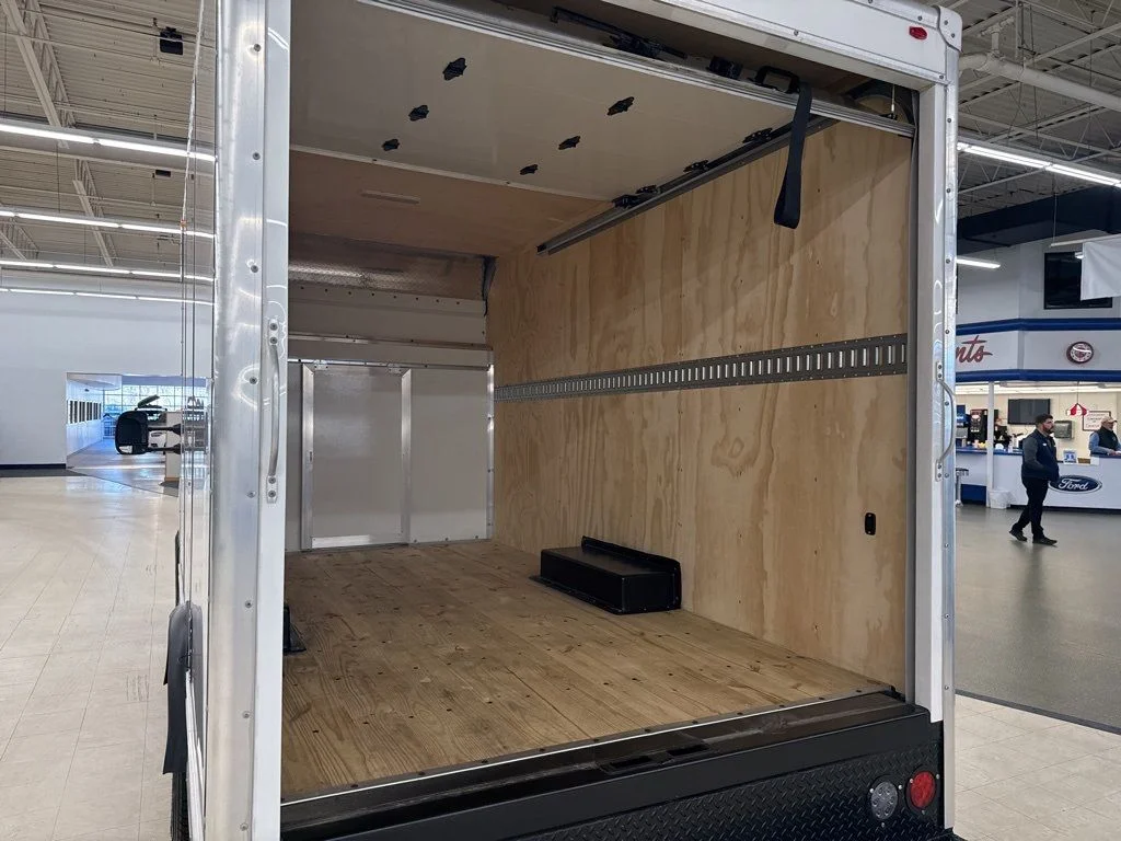 New 2025 Oxford White Ford E-350 SRW image 11