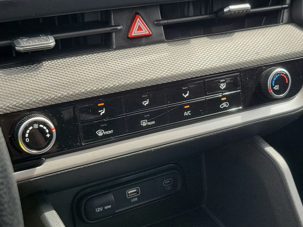 2025 Kia Sportage LX - Photo 30