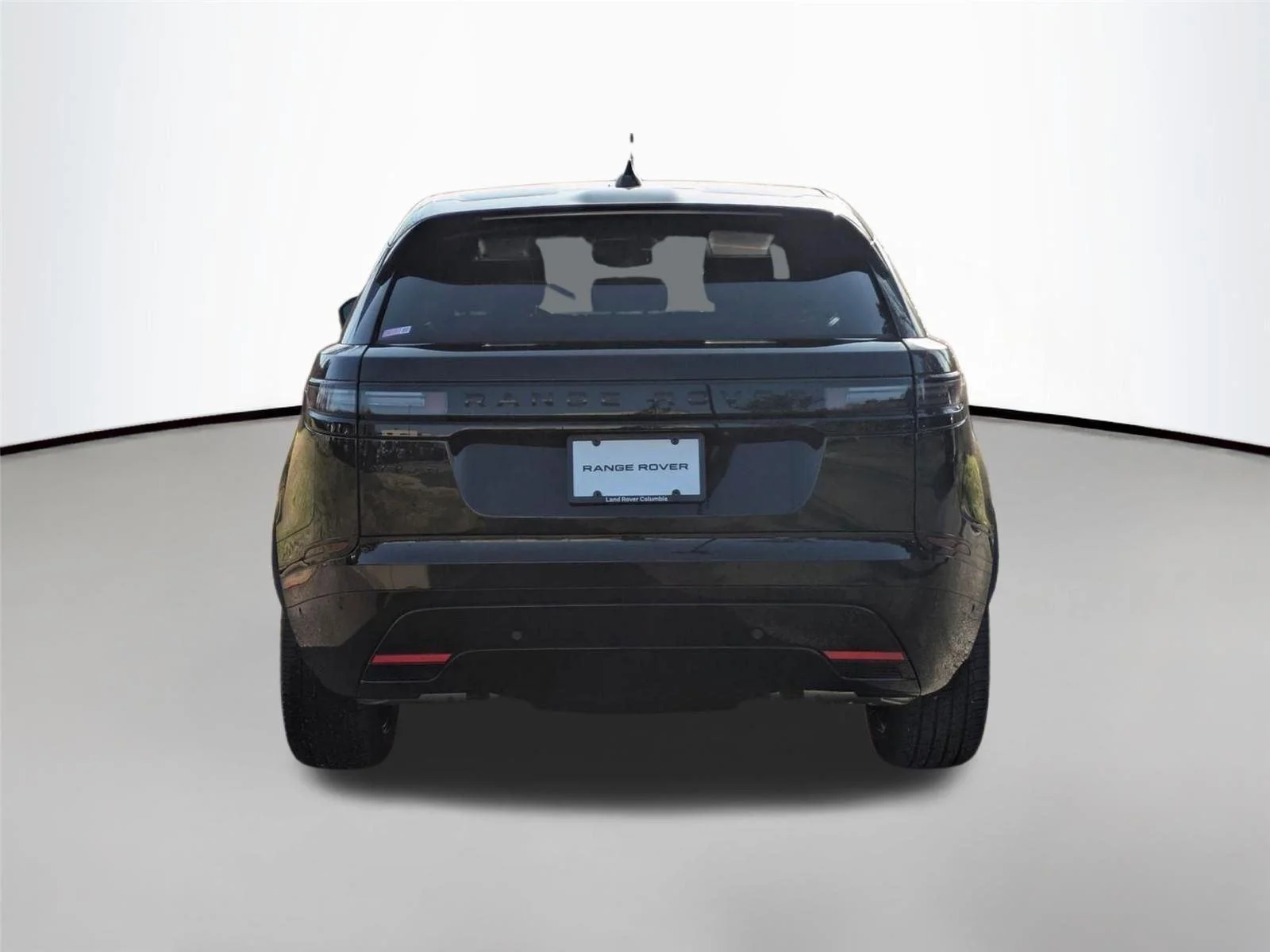 Used 2026 Santorini Black Metallic Land Rover Dynamic SE image 6