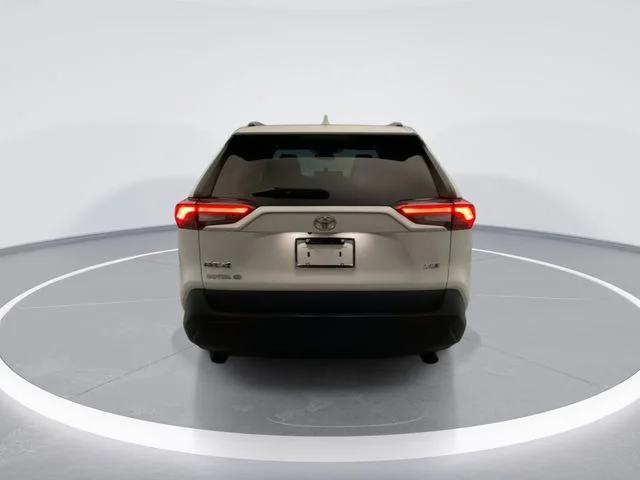 Used 2021 White Toyota XLE image 3