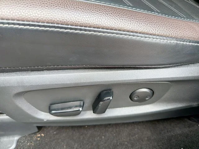 Used 2025 Gray Nissan Platinum image 15