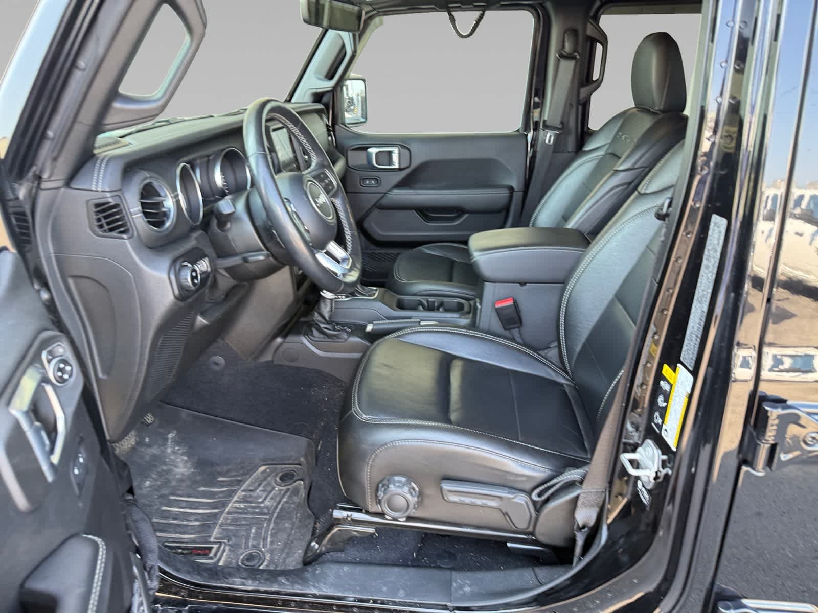Used 2021 Black Clearcoat Jeep Overland image 11