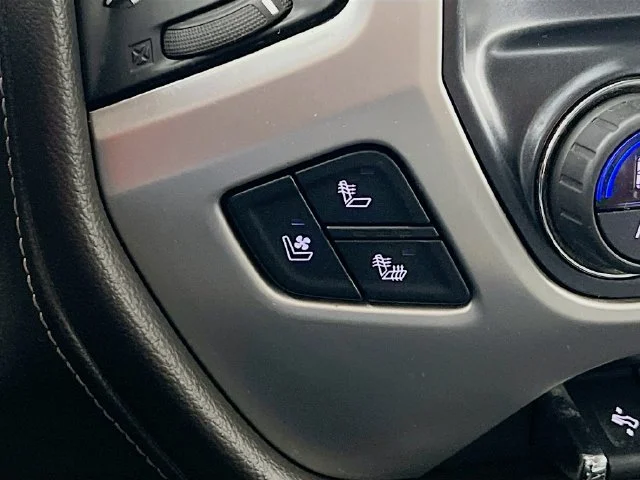 Used 2018 White GMC SLT image 21
