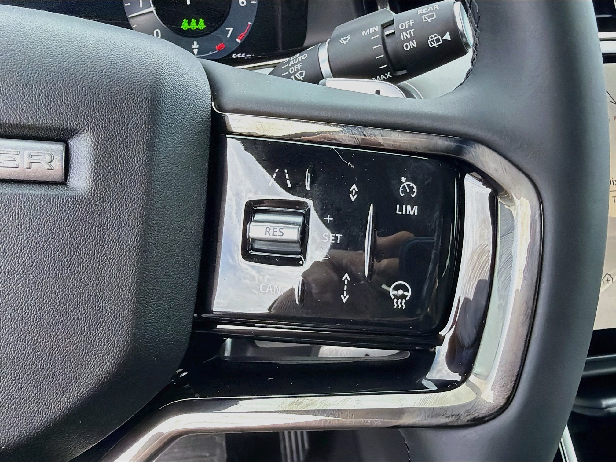 New 2026 Fuji White Land Rover Core S image 38