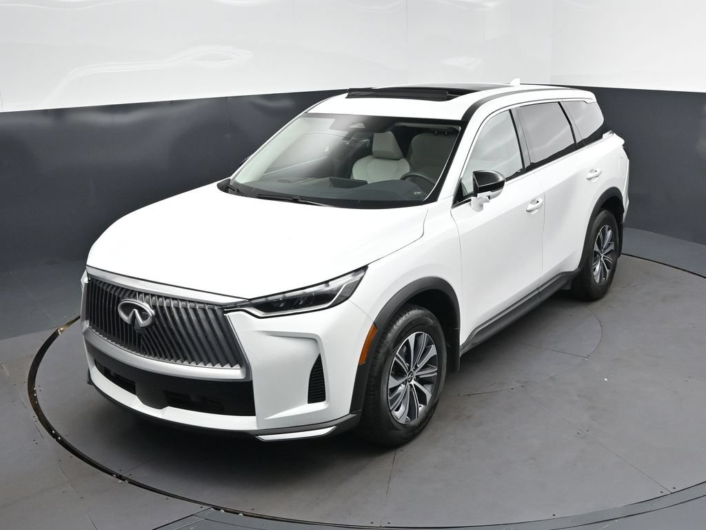 Certified Used 2026 White INFINITI PURE image 31