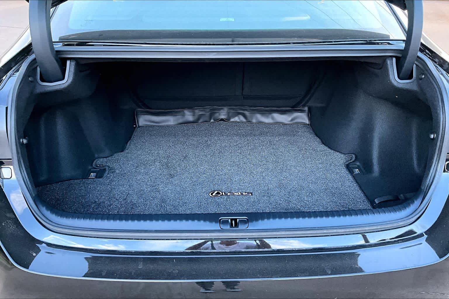 Used 2023 Obsidian Lexus  image 31
