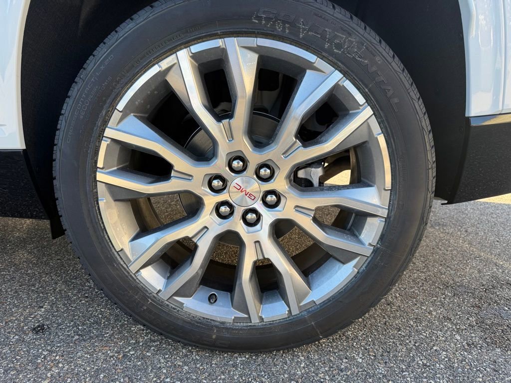 2026 GMC Acadia Denali - Photo 9