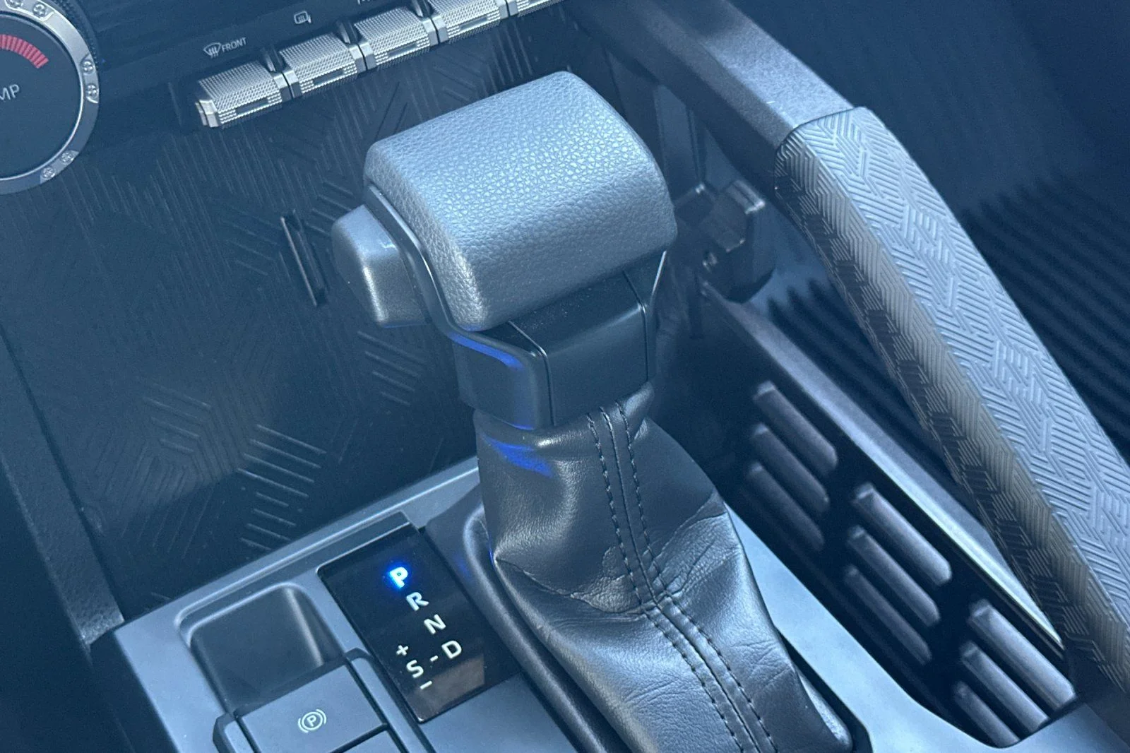 2025 Toyota Tacoma SR5 - Photo 26