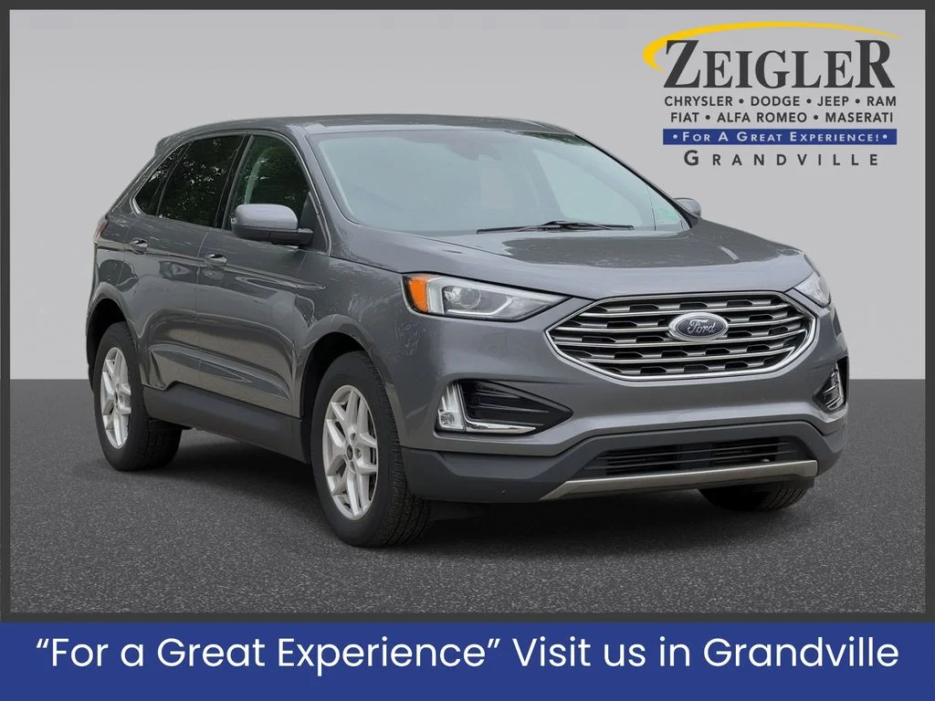 Used 2021 Gray Ford SEL image 1