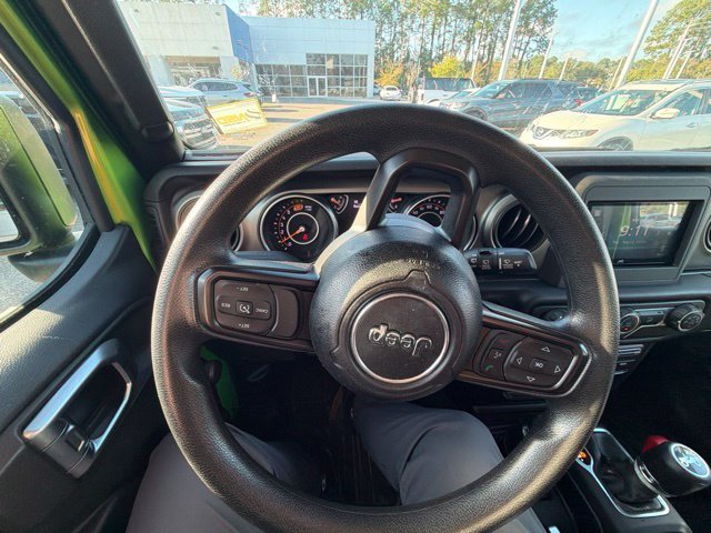 Used 2018 Green Jeep Sport image 16