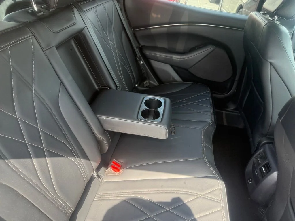 Used 2022 White Metallic Ford Select image 48