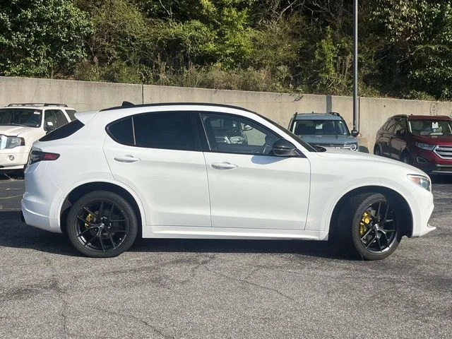 Used 2021 Alfa White Alfa Romeo Ti Sport image 2