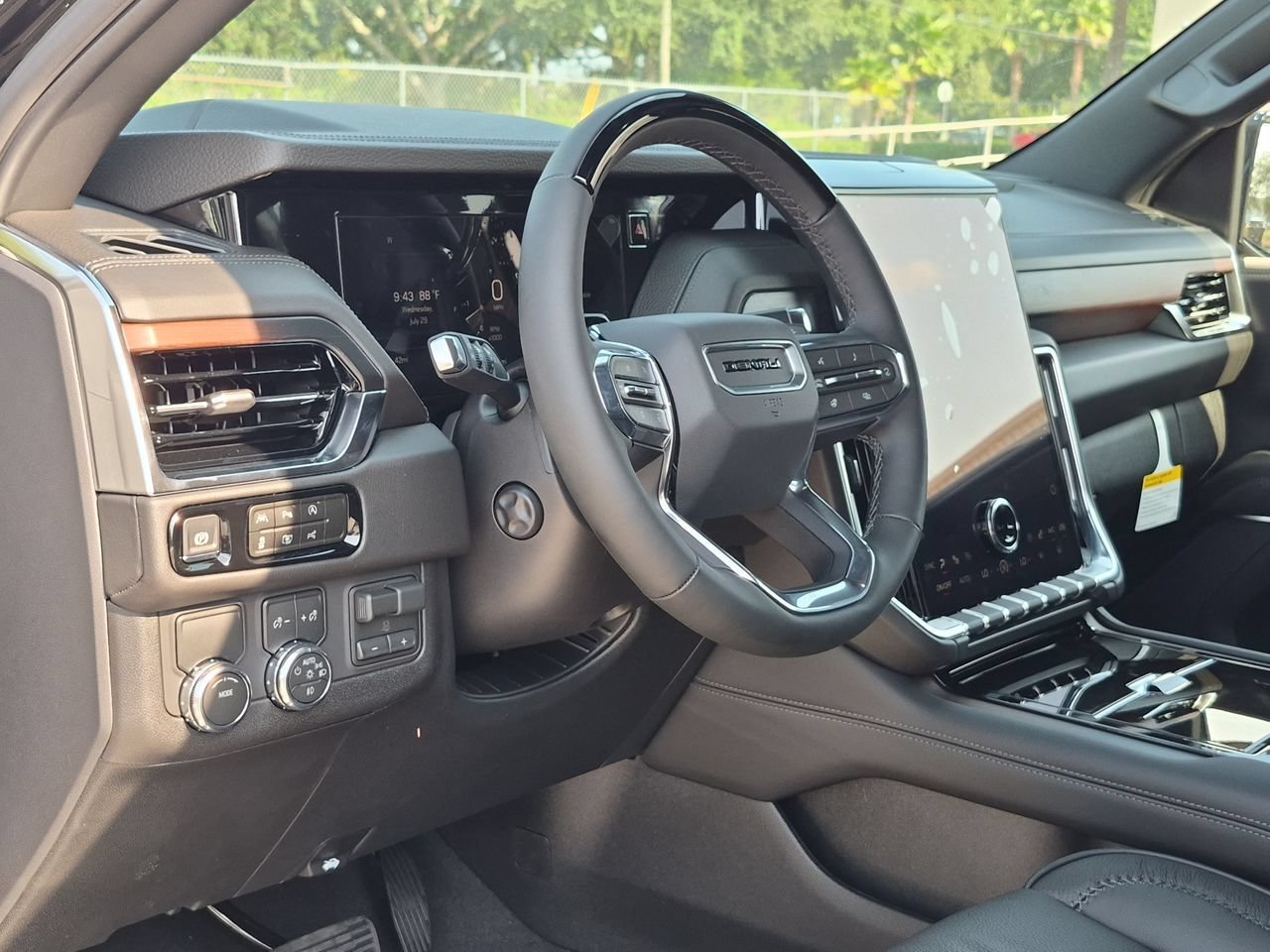 2026 GMC Yukon XL Denali - Photo 10