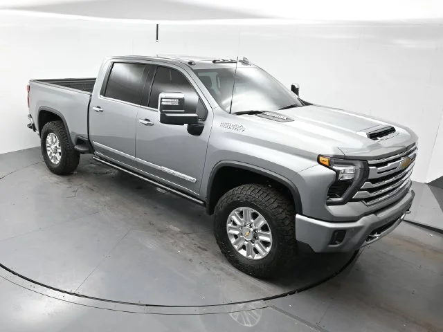 Used 2025 Sterling Gray Metallic Chevrolet High Country image 33