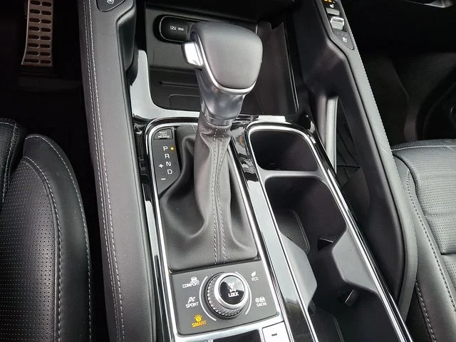Used 2022 White Kia SX image 22