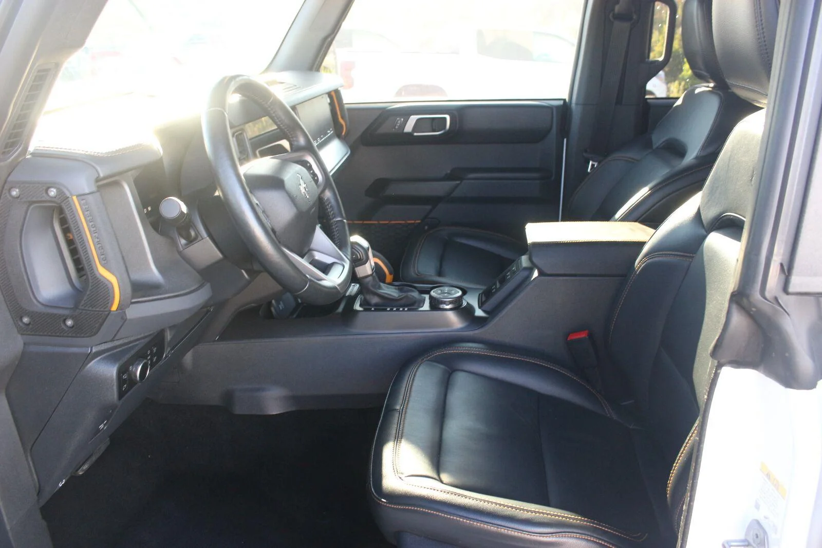 Used 2024 Oxford White Ford Badlands image 14