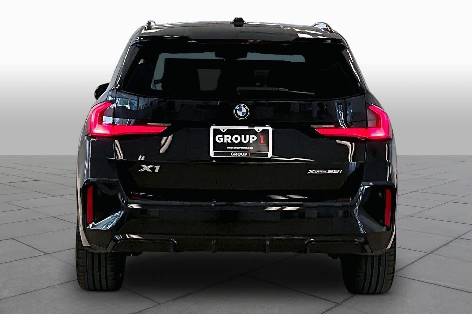 Used 2023 Black Sapphire Metallic BMW xDrive28i image 4