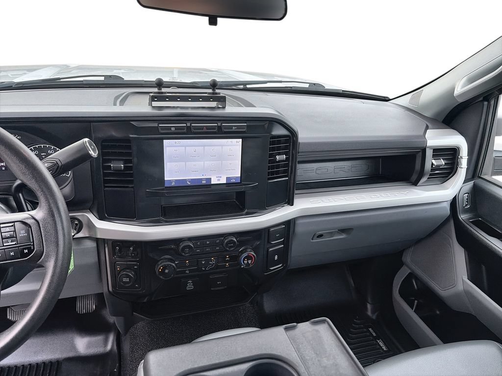 Used 2024  Ford XL image 21