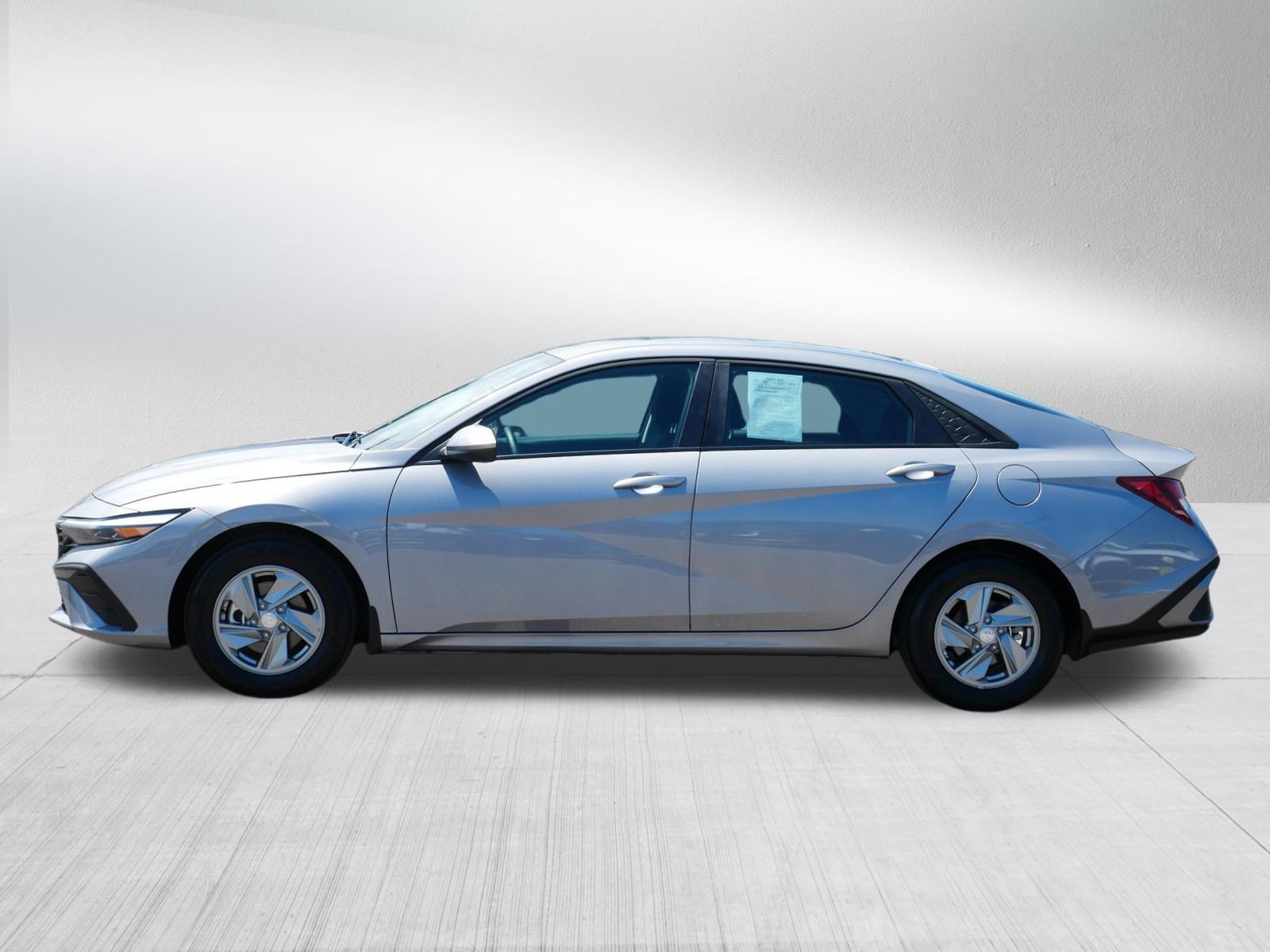 Certified Used 2026 Fluid Metal Hyundai SE image 4