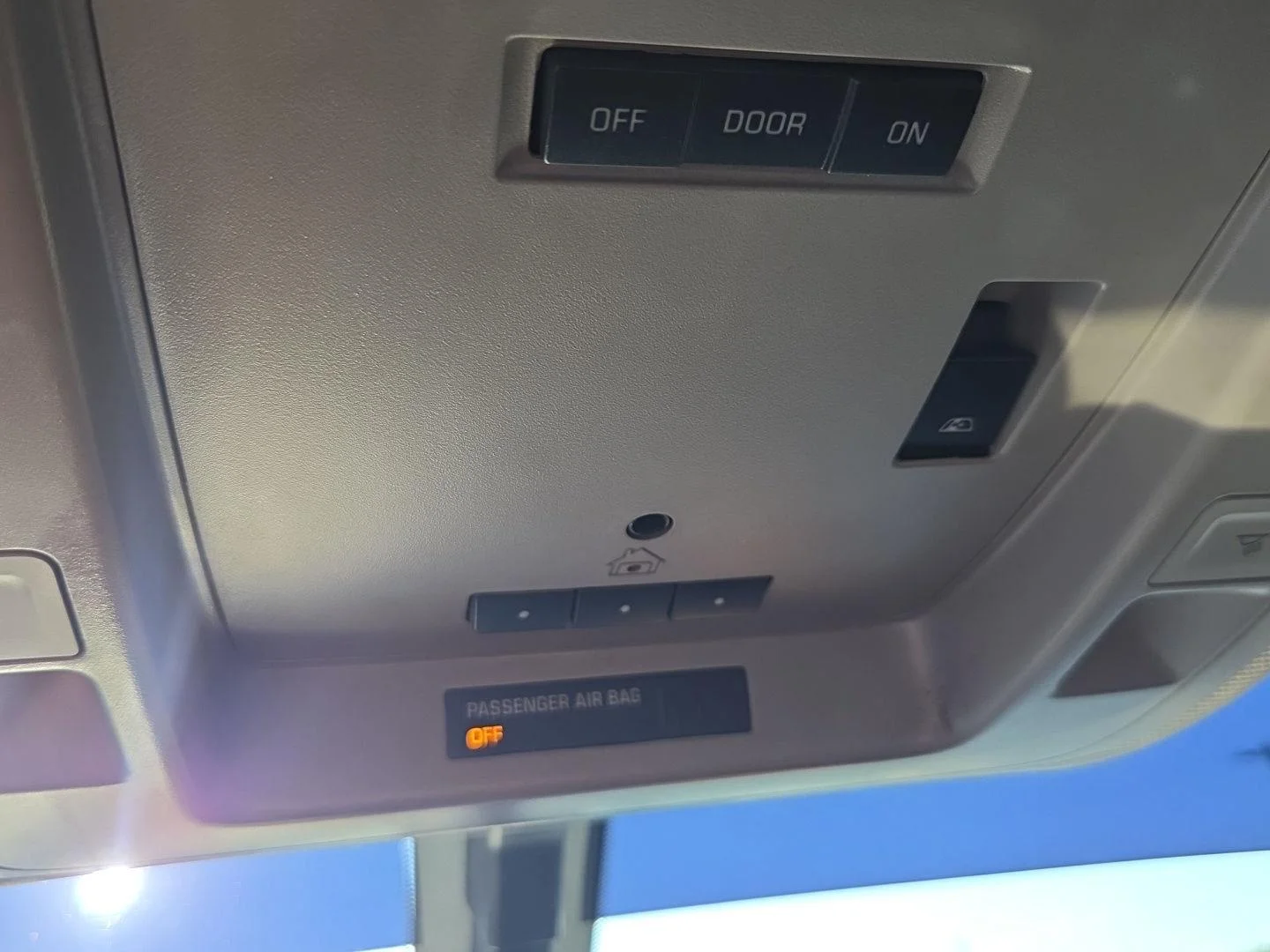 Used 2015 SUMMIT WHITE Chevrolet LT image 25