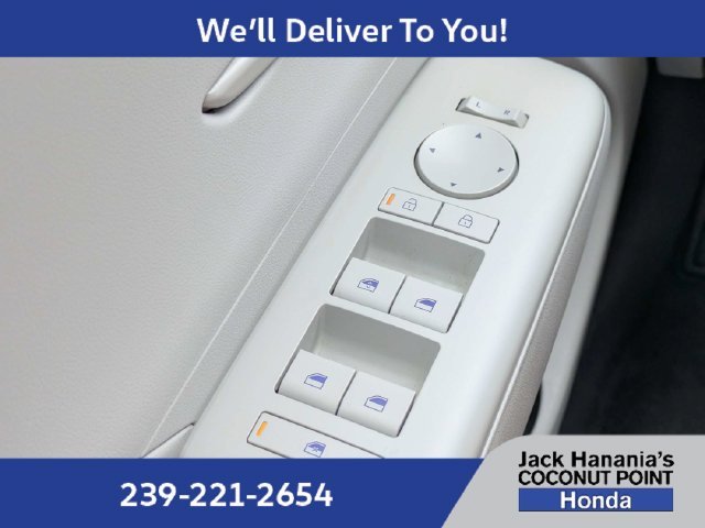 Used 2024 Green Hyundai SEL image 26