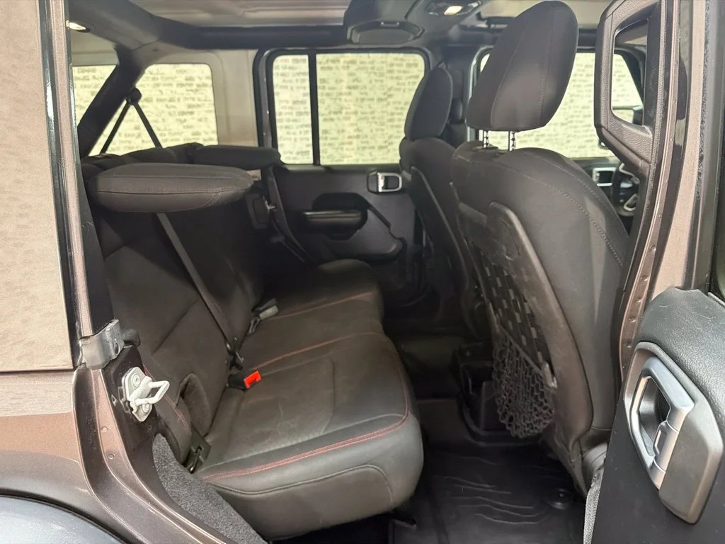 Used 2018 Granite Crystal Metallic Clearcoat Jeep Unlimited Rubicon image 11
