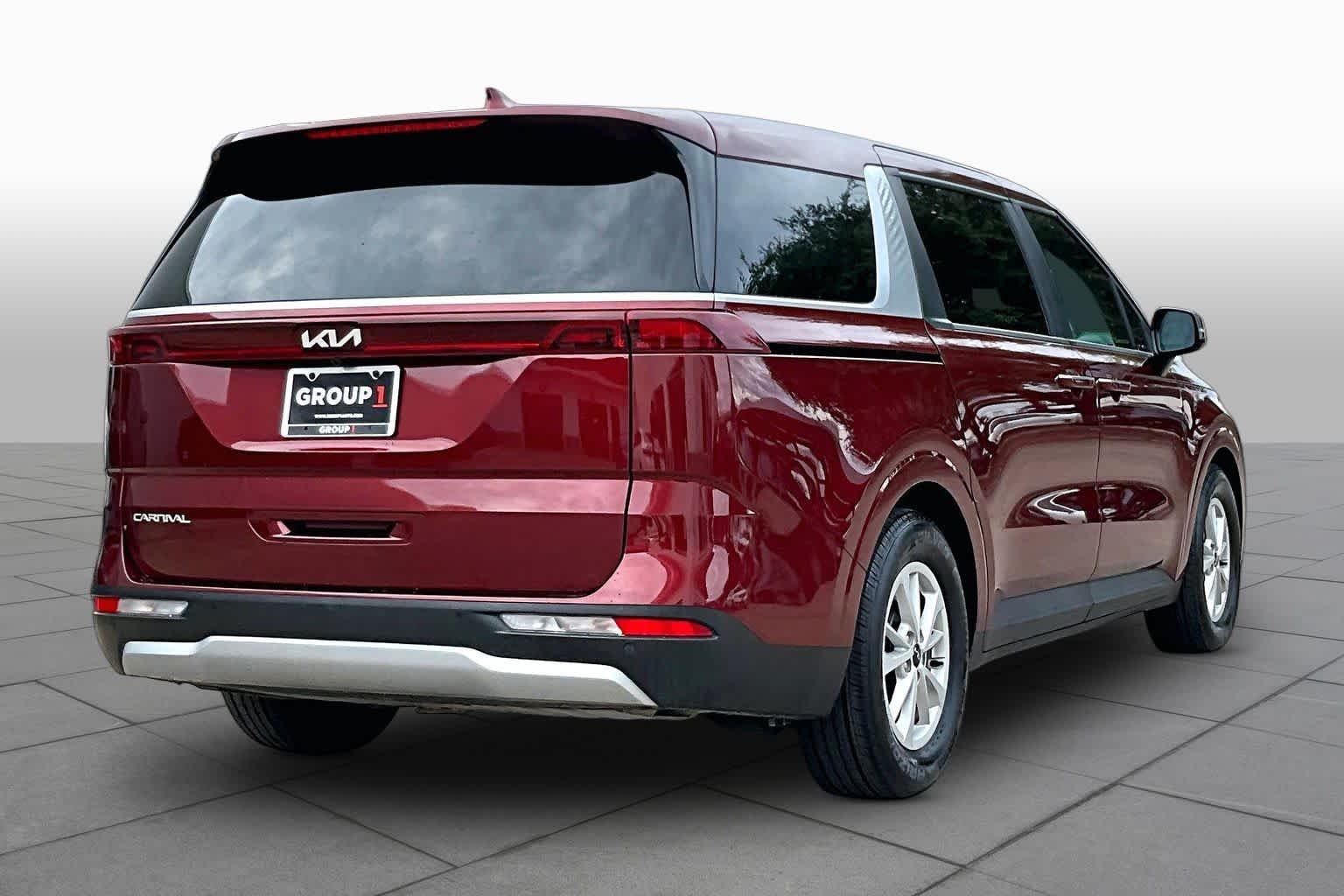 Used 2024 Flare Red Kia LX image 13