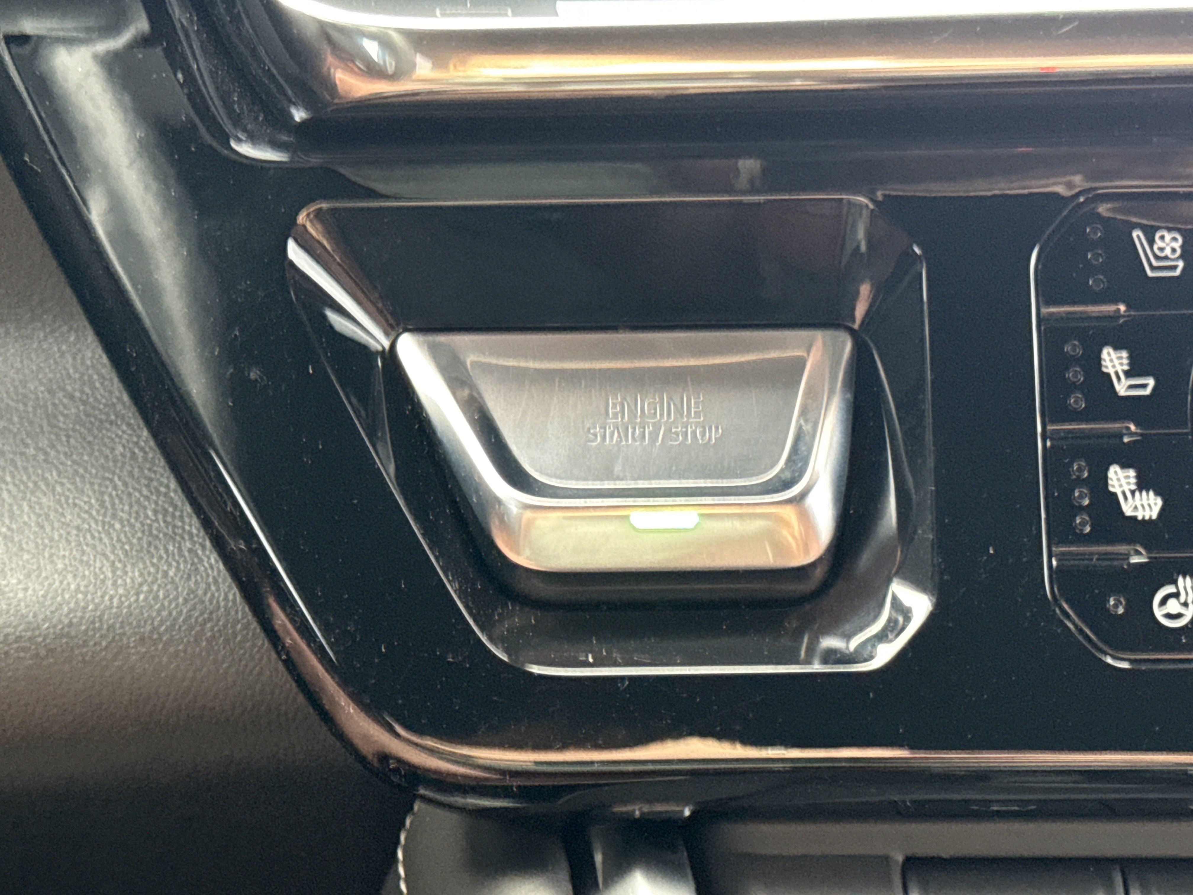 Used 2026 Onyx Black GMC Denali Ultimate image 27