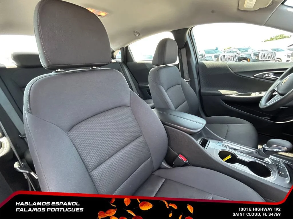 Used 2025 Summit White Chevrolet 1LT image 16