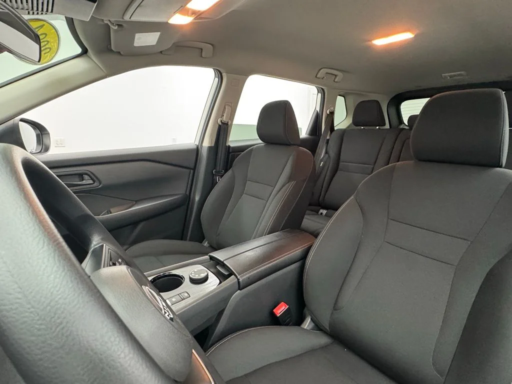 Used 2024 Glacier White Nissan S image 15