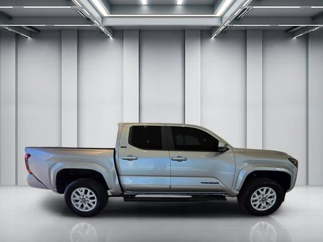 Used 2025 Silver Toyota SR5 image 5