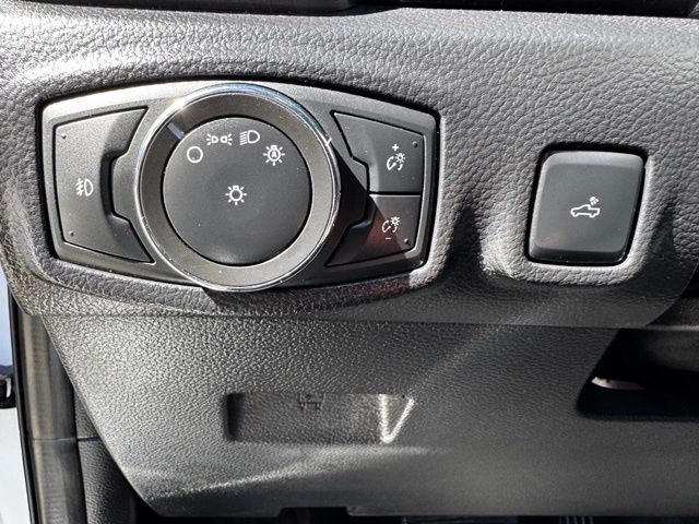 Used 2022 Oxford White Ford Lariat image 21