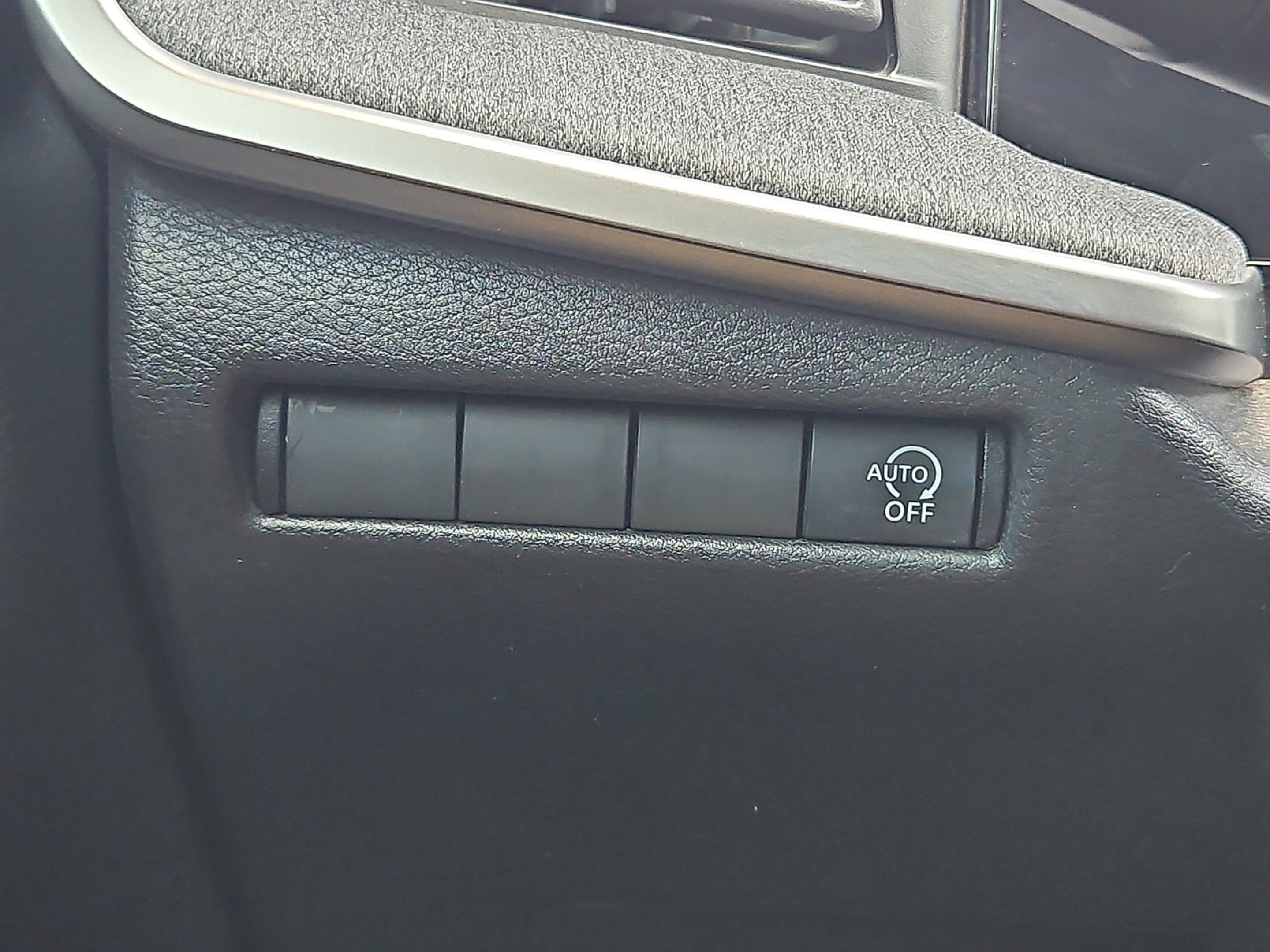 Used 2025 Super Black Nissan SV image 14