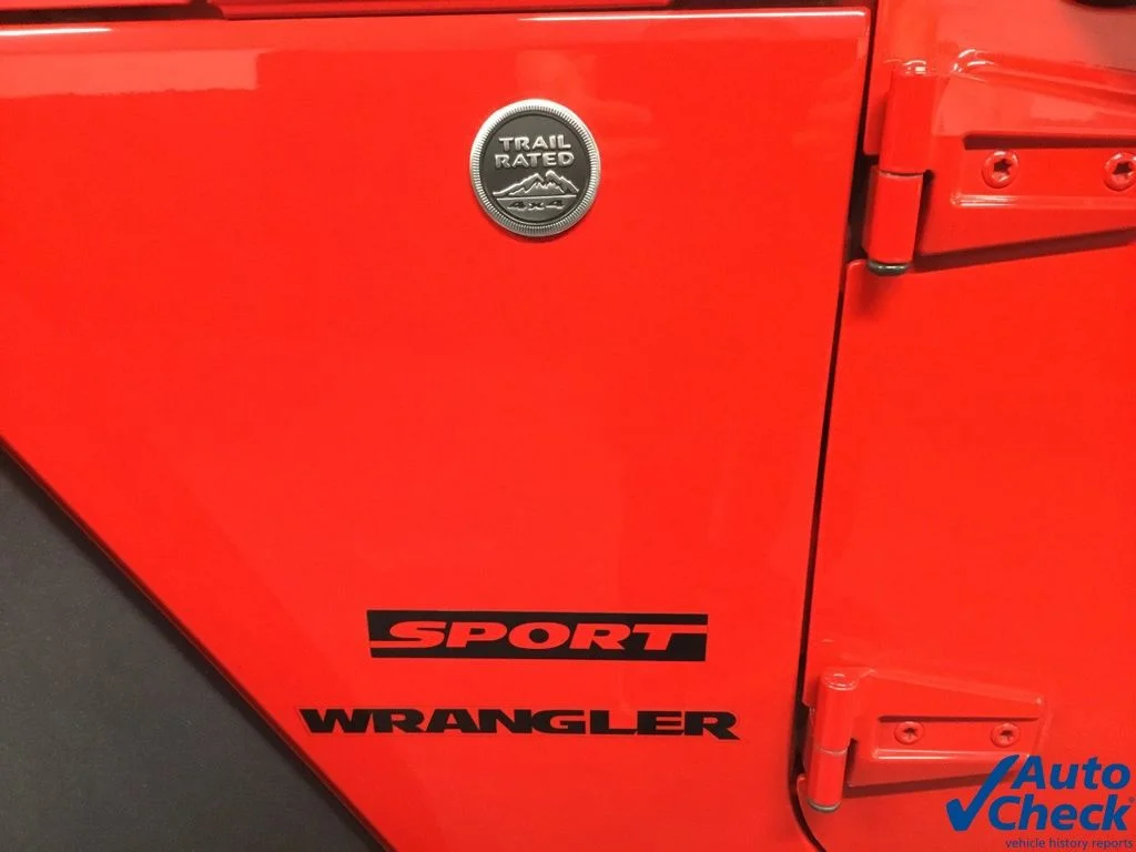 Used 2015 Red Jeep Sport image 18