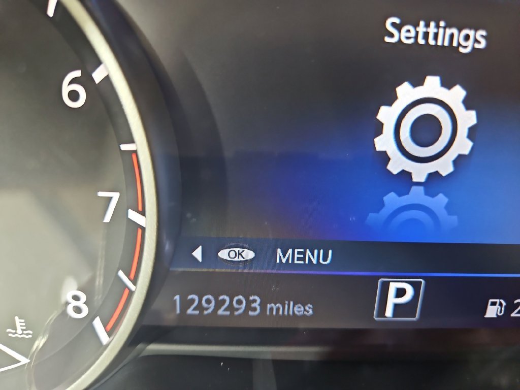 Used 2018 Red Nissan Platinum image 17