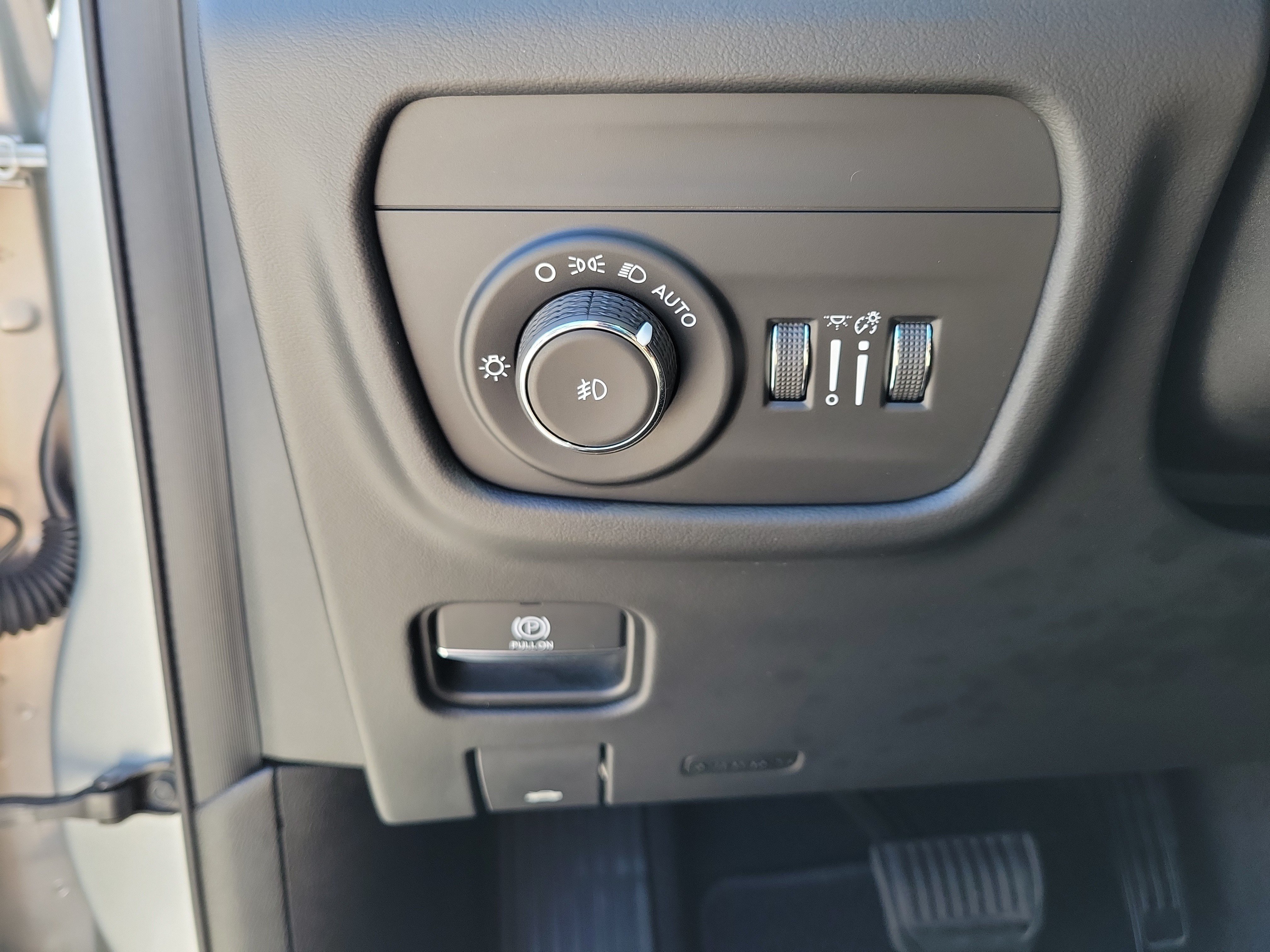 Used 2022 Silver Zynith Jeep Summit Reserve image 23
