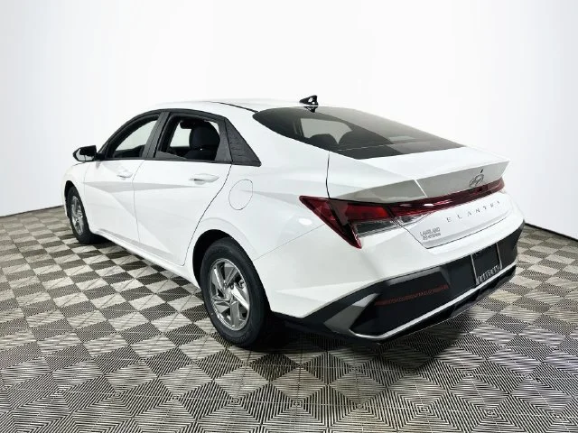 New 2026 White Hyundai SE image 5