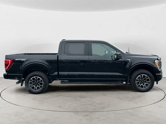 Certified Used 2023 Agate Black Metallic Ford XLT image 4