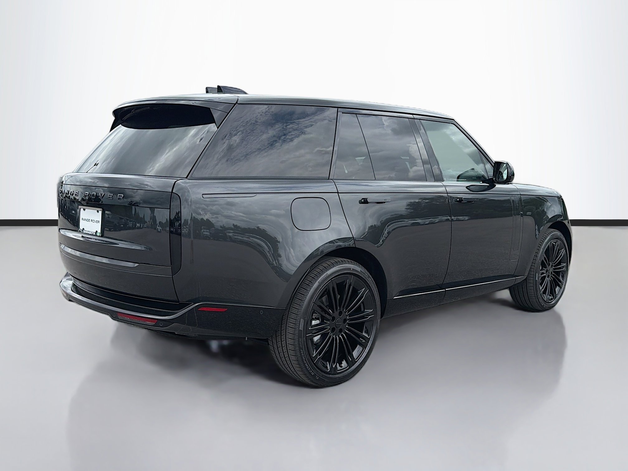 New 2026 Carpathian Grey Land Rover SE image 5